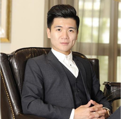 Chân dung 'đại thiếu gia' nhà Bầu Hiển: Tự lập từ nhỏ, vừa qua tuổi 30 đã làm quản lý cấp cao của ngân hàng và Tập đoàn T&T, kiêm luôn chức chủ tịch công ty tài chính - 1 Chân dung 'đại thiếu gia' nhà Bầu Hiển: Tự lập từ nhỏ, vừa qua tuổi 30 đã làm quản lý cấp cao của ngân hàng và Tập đoàn T&T, kiêm luôn chức chủ tịch công ty tài chính - 1
