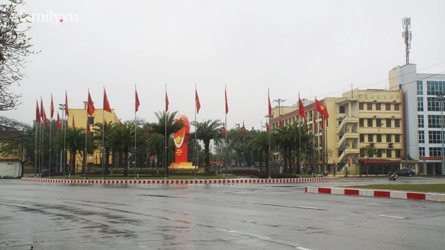 Hải Dương trước giờ gỡ bỏ cách ly vẫn vắng lặng, không bóng người - 10 Hải Dương trước giờ gỡ bỏ cách ly vẫn vắng lặng, không bóng người - 10