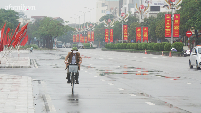 Hải Dương trước giờ gỡ bỏ cách ly vẫn vắng lặng, không bóng người - 11 Hải Dương trước giờ gỡ bỏ cách ly vẫn vắng lặng, không bóng người - 11