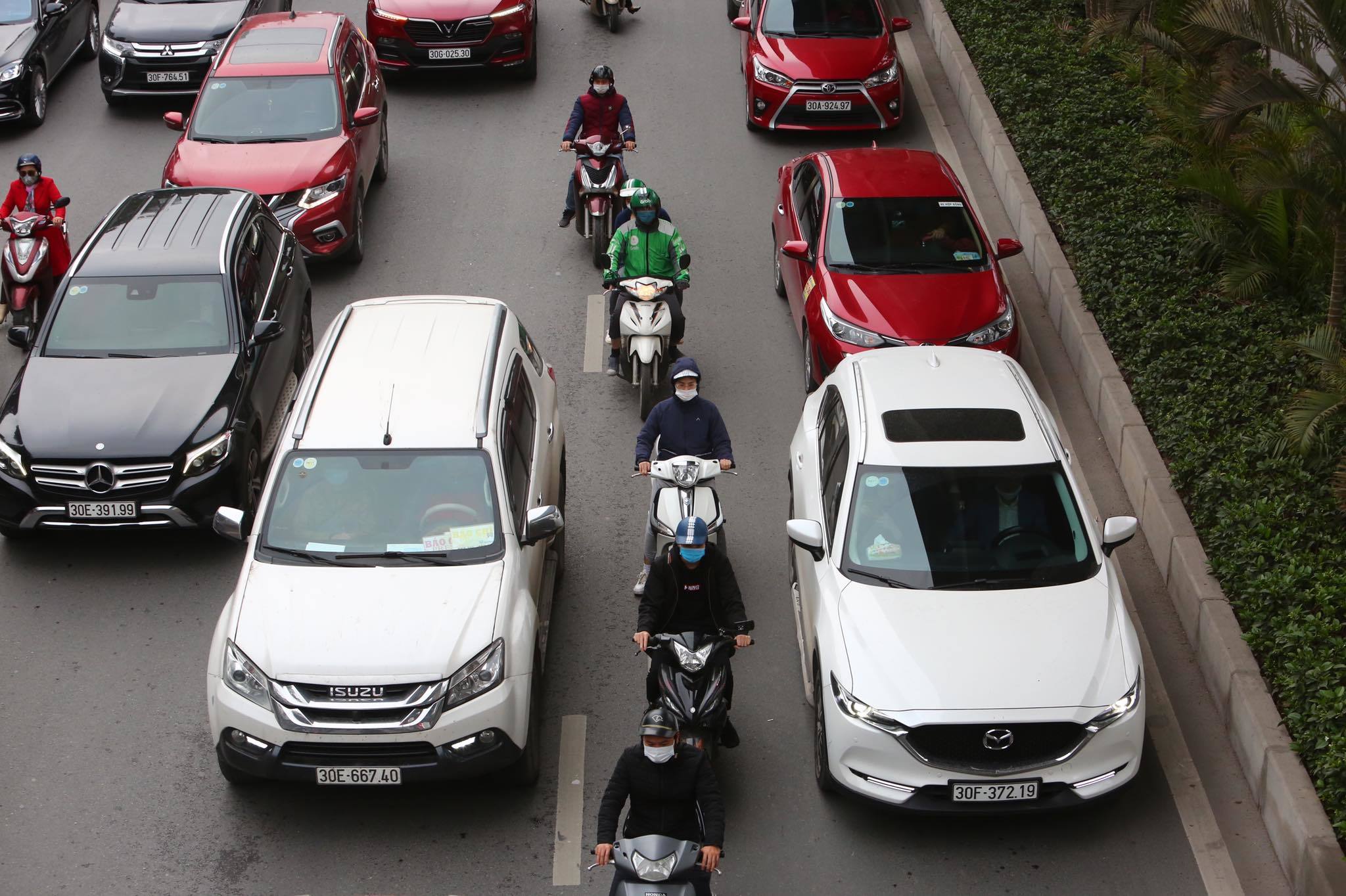 Học sinh trở lại trường, đường Hà Nội ùn tắc kéo dài - 3 Học sinh trở lại trường, đường Hà Nội ùn tắc kéo dài - 3