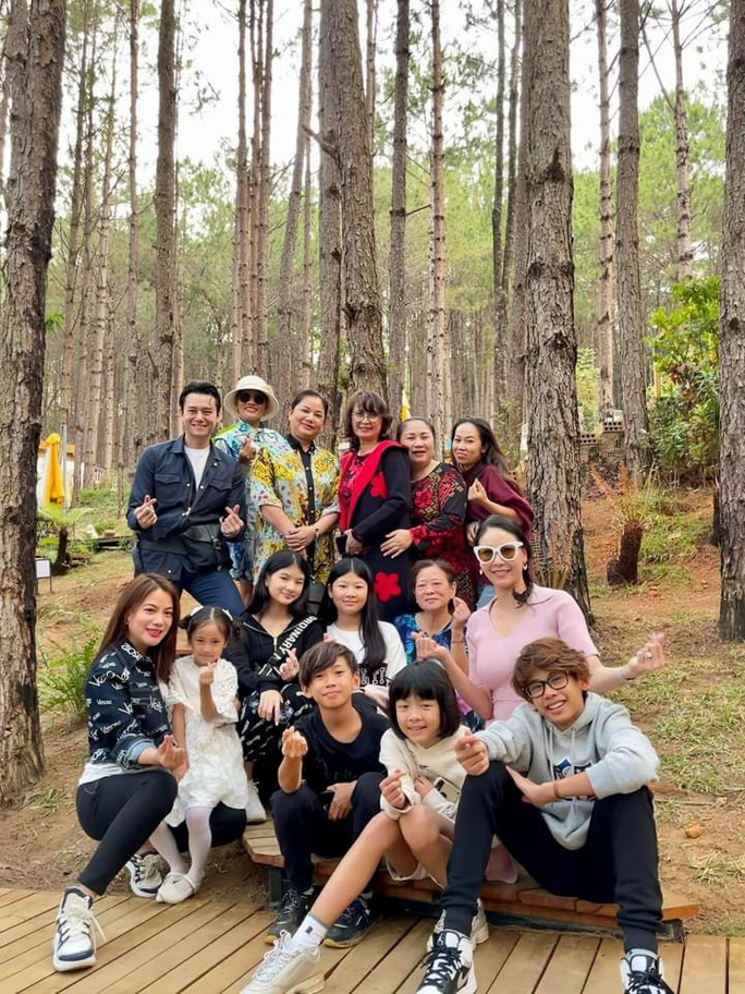 Các người đẹp showbiz đang dần công khai tình yêu - 3 Các người đẹp showbiz đang dần công khai tình yêu - 3