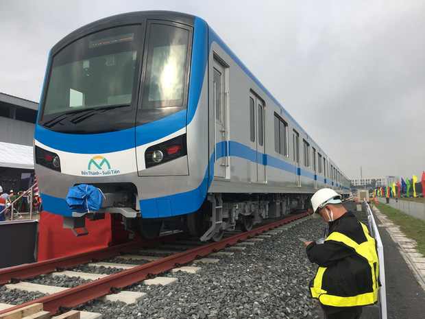 TP.HCM đề xuất lương hơn 500 triệu đồng/tháng cho chuyên gia dạy lái tàu metro TP.HCM đề xuất lương hơn 500 triệu đồng/tháng cho chuyên gia dạy lái tàu metro