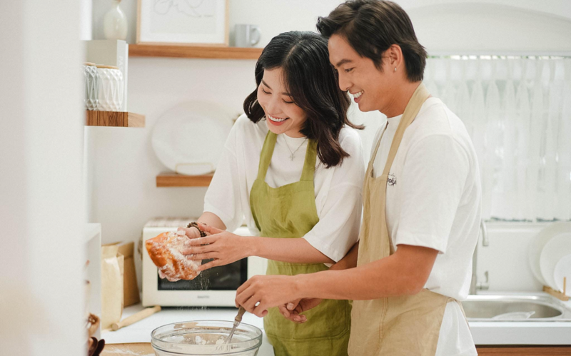 Bị mỉa mai 'bám váy' phụ nữ' sau chuyện tình cảm với Nam Em, Lãnh Thanh lên tiếng đáp trả cực gắt - 2 Bị mỉa mai 'bám váy' phụ nữ' sau chuyện tình cảm với Nam Em, Lãnh Thanh lên tiếng đáp trả cực gắt - 2