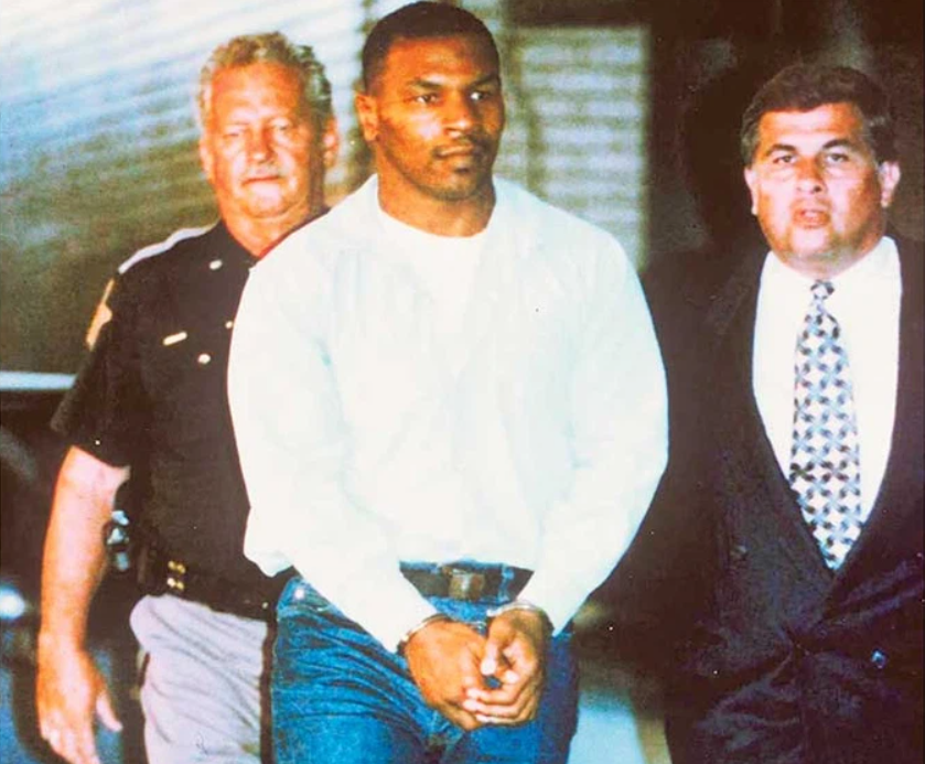 Thực hư vụ Mike Tyson từng bị côn đồ đánh gãy xương sườn trong nhà tù Thực hư vụ Mike Tyson từng bị côn đồ đánh gãy xương sườn trong nhà tù