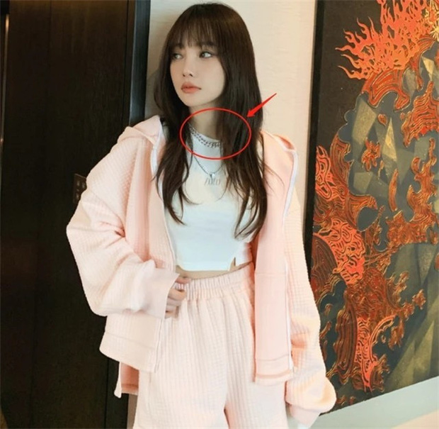 Rộ tin Lý Tiểu Lộ tái hợp với tình trẻ PGone, thậm chí còn lộ cả ảnh nóng gây sốc - 4 Rộ tin Lý Tiểu Lộ tái hợp với tình trẻ PGone, thậm chí còn lộ cả ảnh nóng gây sốc - 4