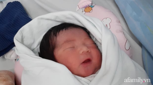 Sinh con vào đúng mùa cách ly, mẹ trẻ ngã ngửa khi chồng đi làm giấy khai sinh cho con là NGUYỄN CÔ VY - 1 Sinh con vào đúng mùa cách ly, mẹ trẻ ngã ngửa khi chồng đi làm giấy khai sinh cho con là NGUYỄN CÔ VY - 1