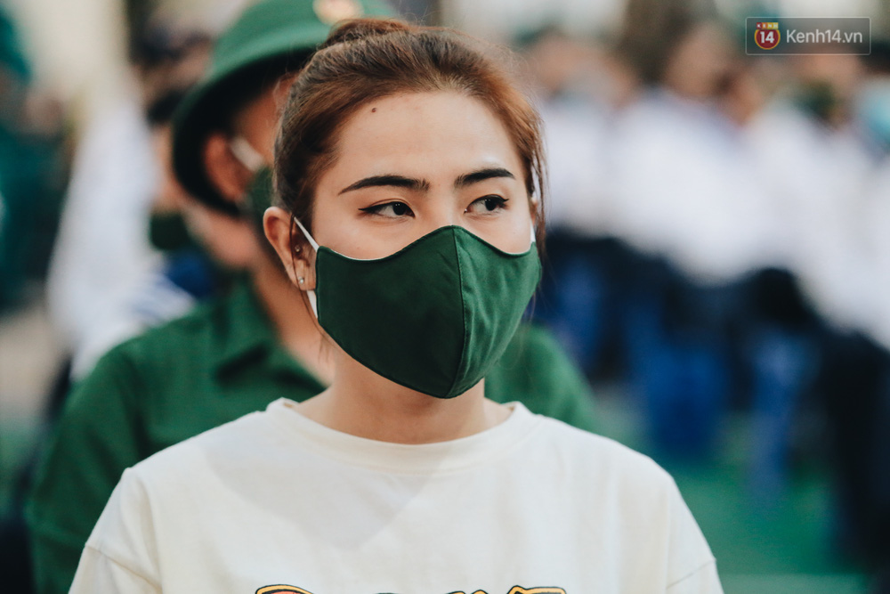 Thanh niên TP.HCM lên đường nhập ngũ: Người khóc nghẹn vì vừa chia tay bạn gái, người hạnh phúc khi được trao nụ hôn đầu tiên - 3 Thanh niên TP.HCM lên đường nhập ngũ: Người khóc nghẹn vì vừa chia tay bạn gái, người hạnh phúc khi được trao nụ hôn đầu tiên - 3