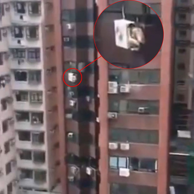Đang vui vẻ với nhân tình, anh chàng rơi vào hiểm cảnh khi chồng cô ta về nhà không báo trước - 2 Đang vui vẻ với nhân tình, anh chàng rơi vào hiểm cảnh khi chồng cô ta về nhà không báo trước - 2