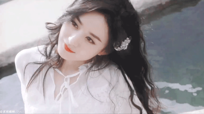 Triệu Lệ Dĩnh leo thẳng No.1 hot search Weibo vì sở hữu nét đẹp kỳ lạ này - 8 Triệu Lệ Dĩnh leo thẳng No.1 hot search Weibo vì sở hữu nét đẹp kỳ lạ này - 8