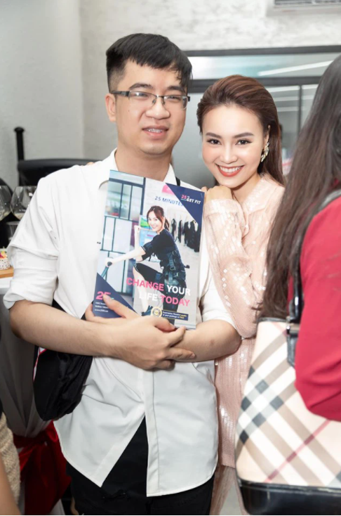 Phía Lan Ngọc đã xác định được danh tính cô gái trong clip, đưa ra quyết định quan trọng vì không muốn bị gán mác PR 'bẩn' Phía Lan Ngọc đã xác định được danh tính cô gái trong clip, đưa ra quyết định quan trọng vì không muốn bị gán mác PR 'bẩn'