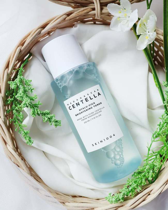 Da mịn như nhung, cứ tưởng HH Kỳ Duyên toàn dùng đồ đắt nhưng hóa ra lại mê 3 món skincare Hàn chưa đến 400k - 2 Da mịn như nhung, cứ tưởng HH Kỳ Duyên toàn dùng đồ đắt nhưng hóa ra lại mê 3 món skincare Hàn chưa đến 400k - 2