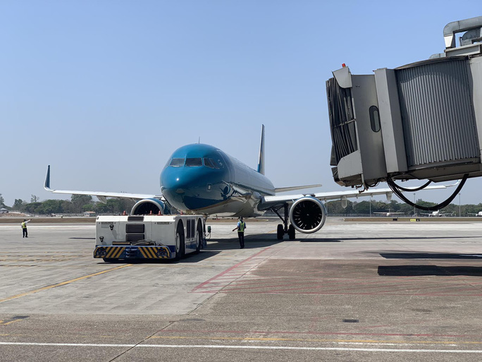Hai chuyến bay đưa người Việt từ Myanmar về nước hạ cánh ở Đà Nẵng - 7 Hai chuyến bay đưa người Việt từ Myanmar về nước hạ cánh ở Đà Nẵng - 7