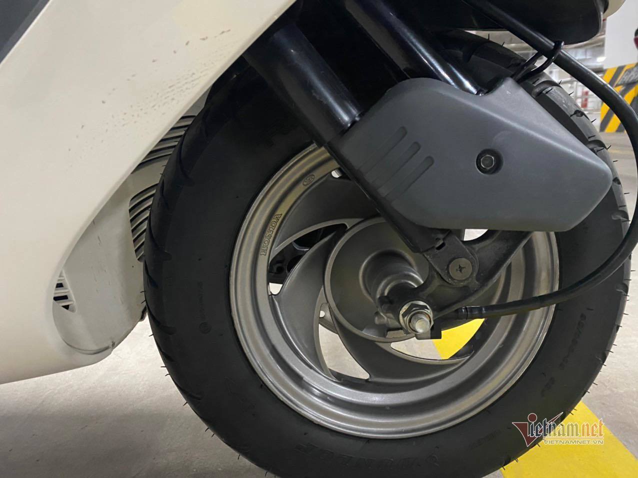 Cặp đôi Honda Spacy giá gần 600 triệu đồng ở Hà Nội - 5 Cặp đôi Honda Spacy giá gần 600 triệu đồng ở Hà Nội - 5