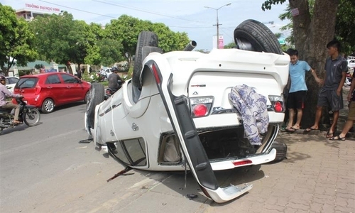 Có nên mua 'thánh lật' Toyota Fortuner đời 2015? - 4 Có nên mua 'thánh lật' Toyota Fortuner đời 2015? - 4