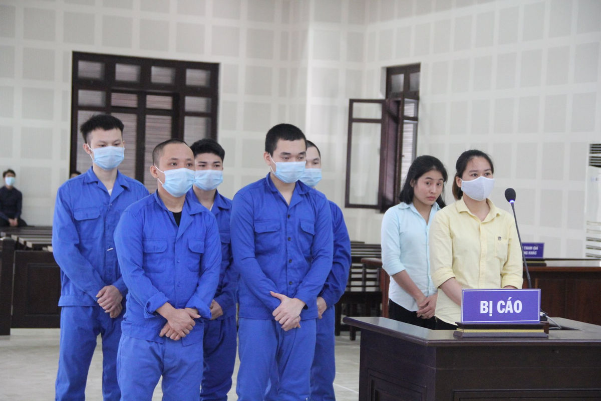 Chủ nhóm Facebook 'tập đoàn phò' lĩnh 12 năm tù - 1 Chủ nhóm Facebook 'tập đoàn phò' lĩnh 12 năm tù - 1