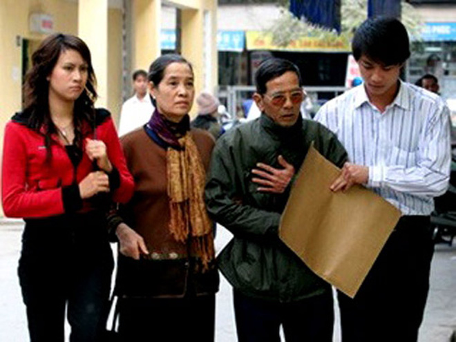 Những vai diễn ấn tượng của cố NSND Trần Hạnh: Tự nhận cuộc đời cũng khắc khổ như ông Cần trong Cuốn Sổ Ghi Đời - 4 Những vai diễn ấn tượng của cố NSND Trần Hạnh: Tự nhận cuộc đời cũng khắc khổ như ông Cần trong Cuốn Sổ Ghi Đời - 4