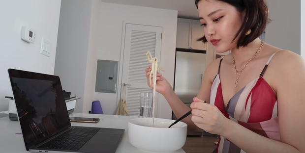 Gái xinh làm vlog về cuộc sống một mình khối người thèm mà không được - 6 Gái xinh làm vlog về cuộc sống một mình khối người thèm mà không được - 6