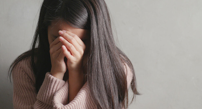 Lỡ tay 'sờ' vào điện thoại người yêu, cô gái phát hiện sự thật khủng khiếp về những món quà lớn mình được tặng Lỡ tay 'sờ' vào điện thoại người yêu, cô gái phát hiện sự thật khủng khiếp về những món quà lớn mình được tặng