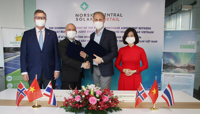 Ông chủ Thái lắp điện mặt trời trên 60.000 m2 mái đại siêu thị GO! Ông chủ Thái lắp điện mặt trời trên 60.000 m2 mái đại siêu thị GO!