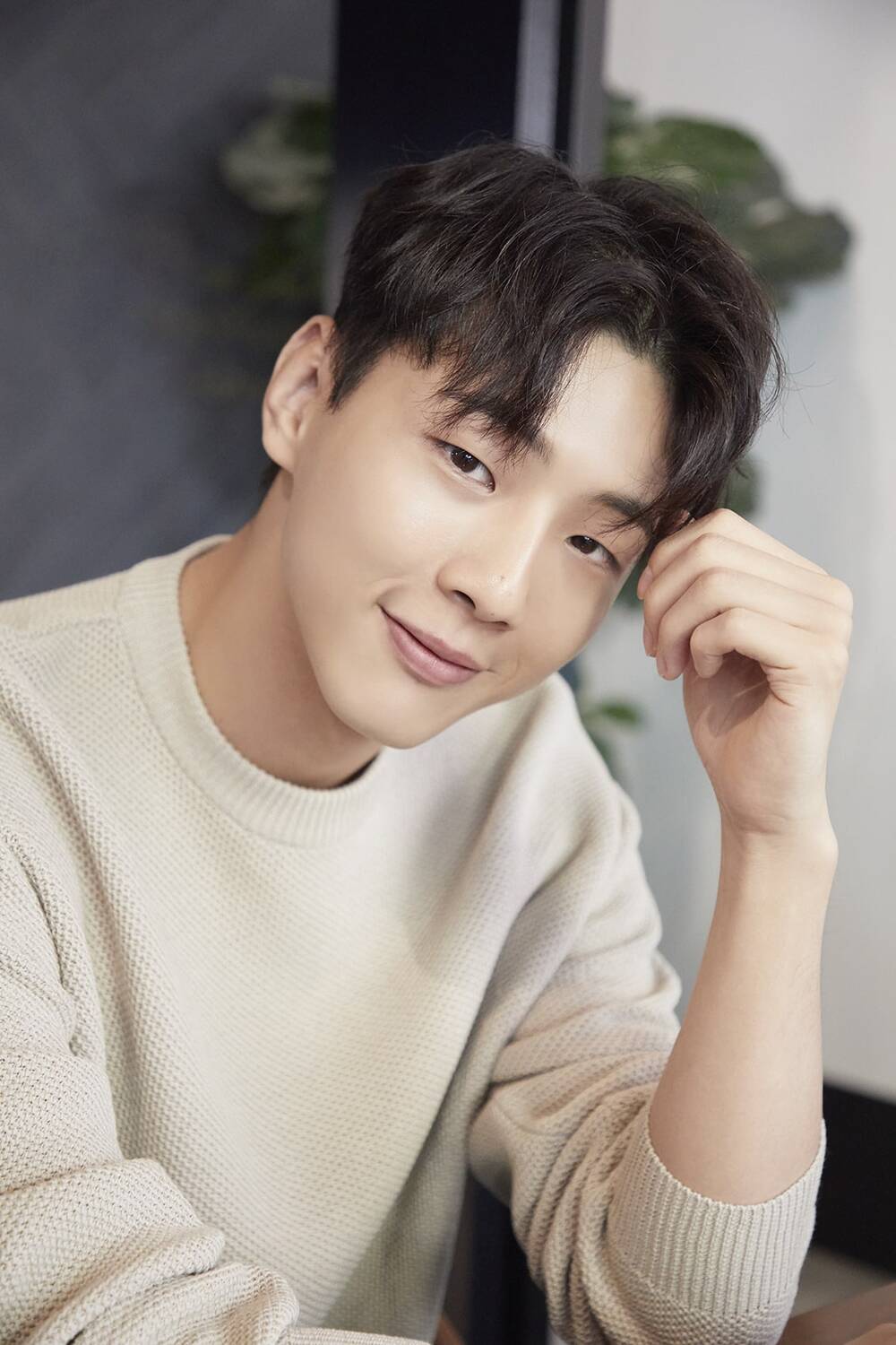 Hậu scandal đánh bạn, tình dục bừa bãi, nam diễn viên Ji Soo nhập ngũ Hậu scandal đánh bạn, tình dục bừa bãi, nam diễn viên Ji Soo nhập ngũ