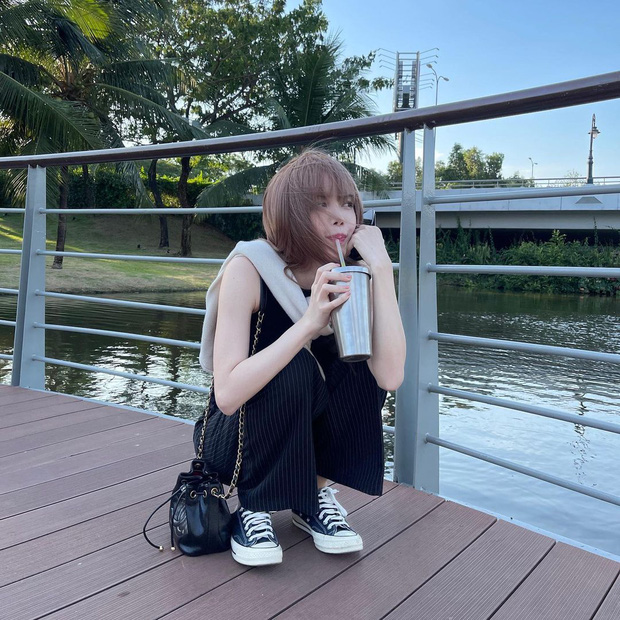 Tlinh đăng ảnh khoe dáng gầy, Thiều Bảo Trâm bất ngờ xuất hiện - 7 Tlinh đăng ảnh khoe dáng gầy, Thiều Bảo Trâm bất ngờ xuất hiện - 7