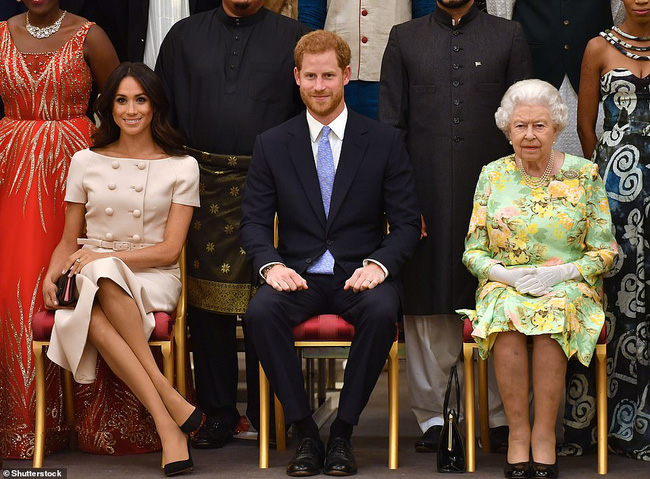 Meghan Markle tiếp tục ném 'quả bom' thứ 2 vào hoàng gia với lời tuyên bố đầy thâm sâu - 2 Meghan Markle tiếp tục ném 'quả bom' thứ 2 vào hoàng gia với lời tuyên bố đầy thâm sâu - 2