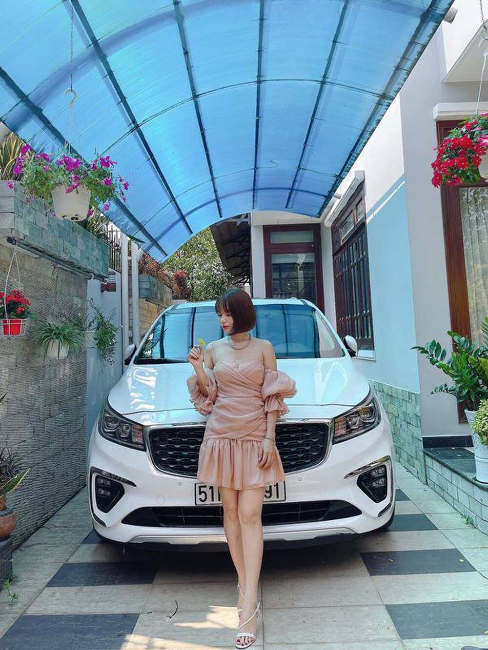 Mạc Văn Khoa đích thân lên tiếng, tiết lộ sự thật đằng sau tin tậu biệt thự 50 tỷ khiến bố mẹ phản ứng - 1 Mạc Văn Khoa đích thân lên tiếng, tiết lộ sự thật đằng sau tin tậu biệt thự 50 tỷ khiến bố mẹ phản ứng - 1