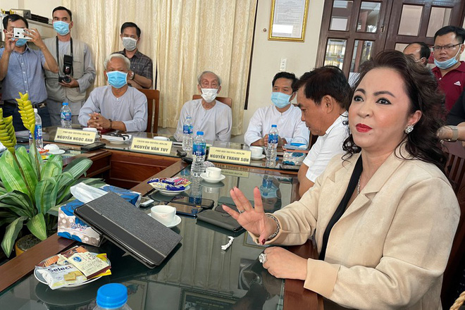 Bố vợ cũ của ông Võ Hoàng Yên - người từng nhận 12 tỷ đồng từ vợ ông Dũng 'lò vôi' lên tiếng - 1 Bố vợ cũ của ông Võ Hoàng Yên - người từng nhận 12 tỷ đồng từ vợ ông Dũng 'lò vôi' lên tiếng - 1