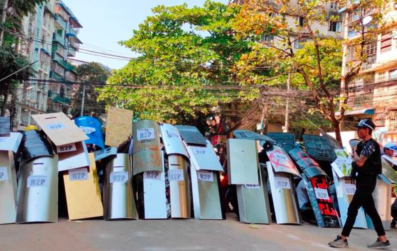 Biểu tình lớn ở Myanmar, hàng chục nghìn người xuống đường Biểu tình lớn ở Myanmar, hàng chục nghìn người xuống đường