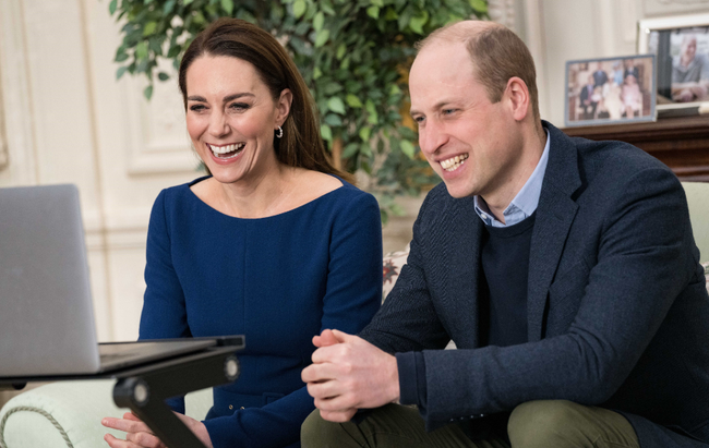 Trước giờ lên sóng cuộc phỏng vấn của vợ chồng Meghan: Nữ hoàng Anh có động thái mới, nói một câu đủ khiến cặp đôi xấu hổ ê chề - 3 Trước giờ lên sóng cuộc phỏng vấn của vợ chồng Meghan: Nữ hoàng Anh có động thái mới, nói một câu đủ khiến cặp đôi xấu hổ ê chề - 3
