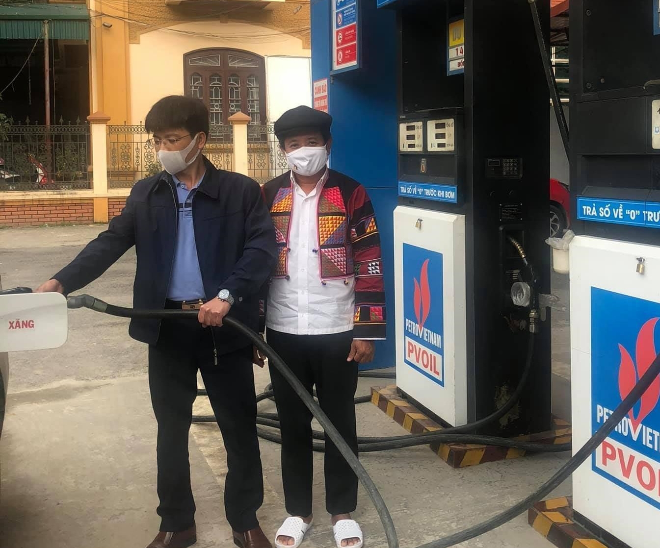 Chân dung đại gia miễn hàng trăm triệu tiền xăng cho ông Đoàn Ngọc Hải - 2 Chân dung đại gia miễn hàng trăm triệu tiền xăng cho ông Đoàn Ngọc Hải - 2