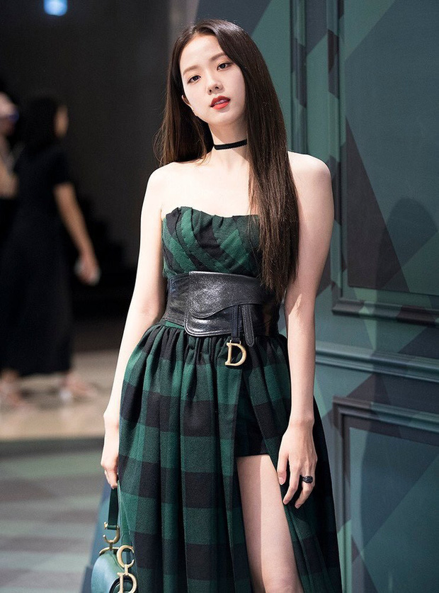 BLACKPINK chính thức đi vào lịch sử: Lần đầu có 1 nhóm nhạc Kpop, tất cả thành viên đều là đại sứ thương hiệu xa xỉ toàn cầu - 2 BLACKPINK chính thức đi vào lịch sử: Lần đầu có 1 nhóm nhạc Kpop, tất cả thành viên đều là đại sứ thương hiệu xa xỉ toàn cầu - 2