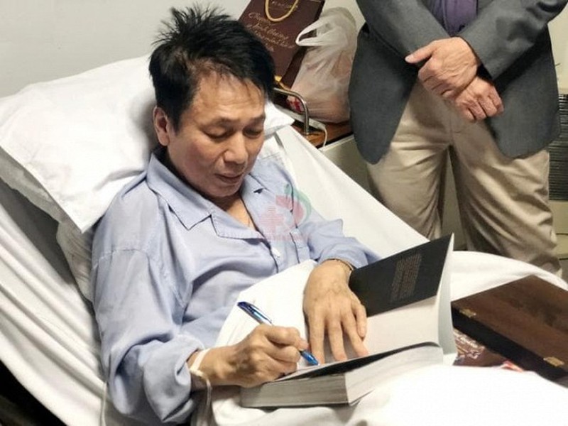 Nhạc sĩ Phú Quang sức khỏe yếu phải nhập viện, đang phải thở bằng máy - 1 Nhạc sĩ Phú Quang sức khỏe yếu phải nhập viện, đang phải thở bằng máy - 1