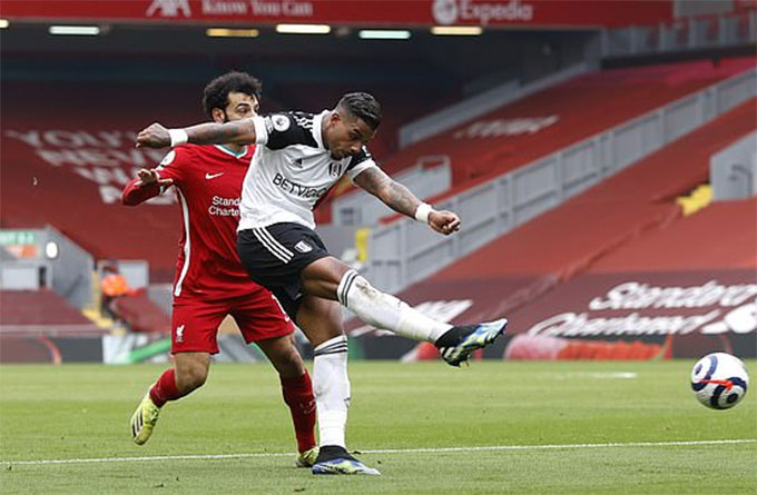 Salah mắc sai lầm, Liverpool thua trận sân nhà thứ 6 liên tiếp Salah mắc sai lầm, Liverpool thua trận sân nhà thứ 6 liên tiếp