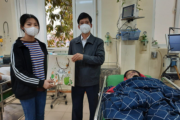 Bà mẹ ở Cẩm Giàng đánh đập con gái 6 tuổi thâm tím mặt - 1 Bà mẹ ở Cẩm Giàng đánh đập con gái 6 tuổi thâm tím mặt - 1