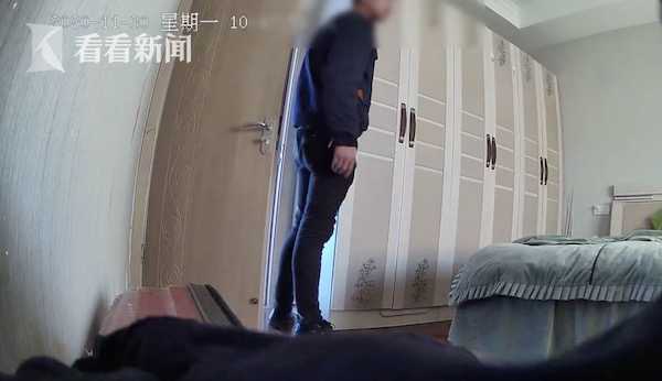 Nửa năm bị mất tiền đến 18 lần, người phụ nữ bí mật lắp camera giám sát, danh tính của thủ phạm khiến cô chưng hửng - 1 Nửa năm bị mất tiền đến 18 lần, người phụ nữ bí mật lắp camera giám sát, danh tính của thủ phạm khiến cô chưng hửng - 1