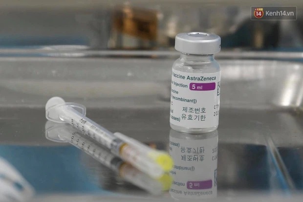 Những người đầu tiên tại Hà Nội và TP.HCM được tiêm vaccine phòng Covid-19 - 14 Những người đầu tiên tại Hà Nội và TP.HCM được tiêm vaccine phòng Covid-19 - 14