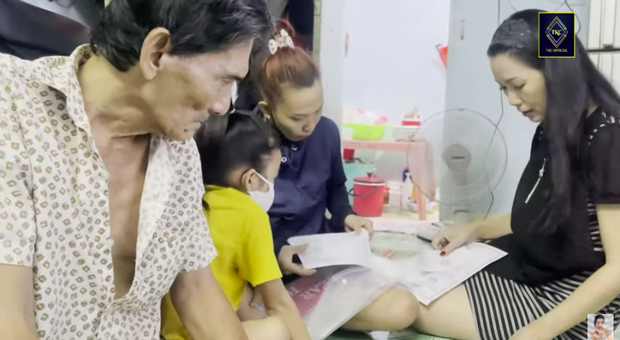 NS Trịnh Kim Chi lên tiếng trước tin đồn mua biệt thự và trại gà cho NS Thương Tín, tiết lộ tình hình sức khoẻ hiện tại của đàn anh - 2 NS Trịnh Kim Chi lên tiếng trước tin đồn mua biệt thự và trại gà cho NS Thương Tín, tiết lộ tình hình sức khoẻ hiện tại của đàn anh - 2