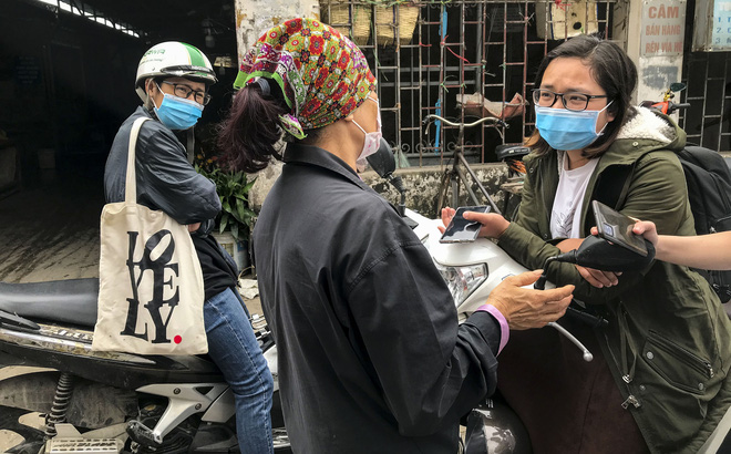 Bé gái 2 tuổi tử vong trong ngày đầu đến lớp ở Hà Nội: Gia đình đến thấy môi cháu đã thâm tím, mạch yếu Bé gái 2 tuổi tử vong trong ngày đầu đến lớp ở Hà Nội: Gia đình đến thấy môi cháu đã thâm tím, mạch yếu