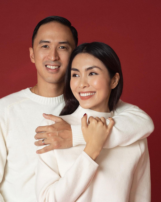 Nàng dâu nhà tỷ phú Jonathan Hạnh Nguyễn đổi phong cách, vô tình lại giống một cái tên cực quen thuộc - 3 Nàng dâu nhà tỷ phú Jonathan Hạnh Nguyễn đổi phong cách, vô tình lại giống một cái tên cực quen thuộc - 3