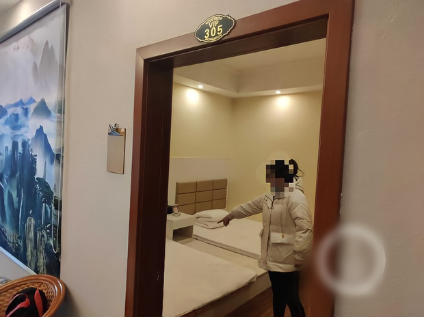 Giở trò đồi bại rồi cướp tiền của cô lao công ở tiệm massage kích dục, gã đàn ông nhận về cái kết thảm hại - 2 Giở trò đồi bại rồi cướp tiền của cô lao công ở tiệm massage kích dục, gã đàn ông nhận về cái kết thảm hại - 2