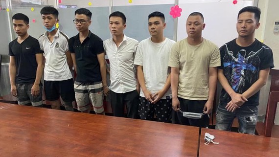 TP HCM: Khởi tố nhóm cho vay nặng lãi qua mạng với lãi suất 810%/năm TP HCM: Khởi tố nhóm cho vay nặng lãi qua mạng với lãi suất 810%/năm