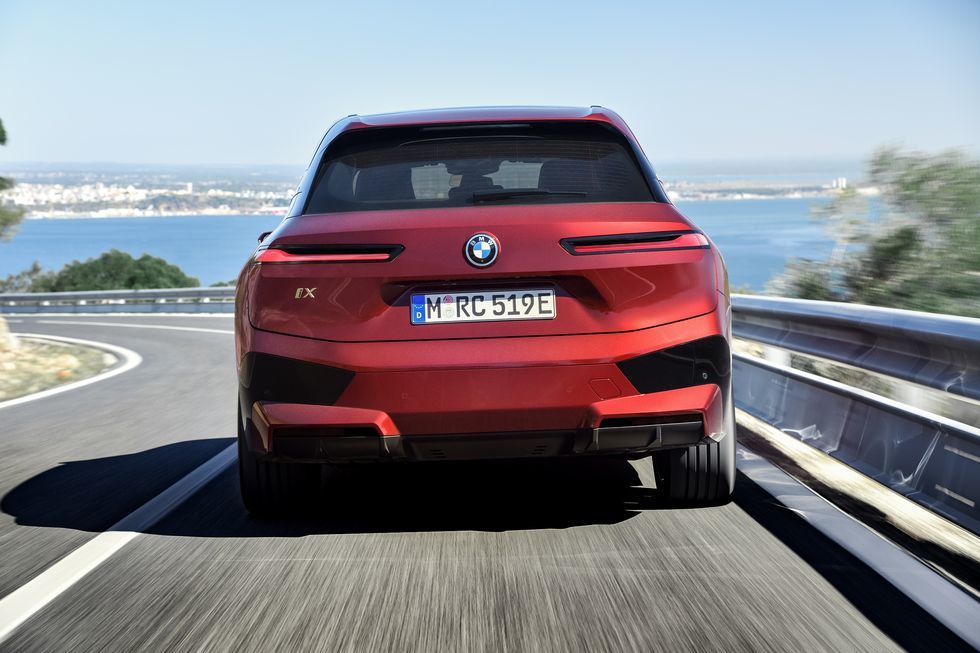 Hé lộ giá bán mẫu xe điện nhiều người mong đợi BMW iX xDrive50 - 1 Hé lộ giá bán mẫu xe điện nhiều người mong đợi BMW iX xDrive50 - 1