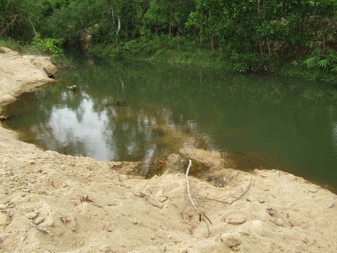 Nam sinh chết đuối ở khu vực khai thác cát trái phép - 1 Nam sinh chết đuối ở khu vực khai thác cát trái phép - 1