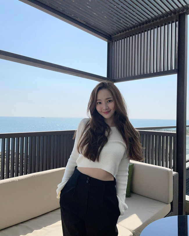 Động thái đầu tiên của Park Min Young sau khi tự mình để lộ bằng chứng hẹn hò với Park Seo Joon Động thái đầu tiên của Park Min Young sau khi tự mình để lộ bằng chứng hẹn hò với Park Seo Joon