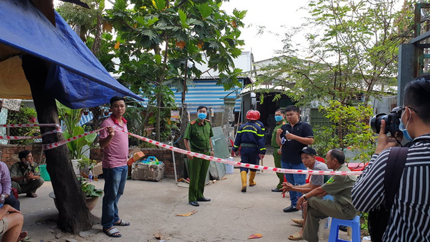 Hàng xóm xót xa khi cả gia đình tử vong trong đám cháy: 'Người cha chết nhưng vẫn còn ôm con gái 3 tuổi vào lòng' Hàng xóm xót xa khi cả gia đình tử vong trong đám cháy: 'Người cha chết nhưng vẫn còn ôm con gái 3 tuổi vào lòng'