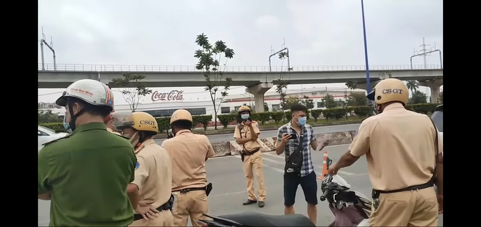 Thực hư thông tin Đội CSGT Rạch Chiếc không xử phạt YouTuber chuyên 'giám sát CSGT' - 1 Thực hư thông tin Đội CSGT Rạch Chiếc không xử phạt YouTuber chuyên 'giám sát CSGT' - 1