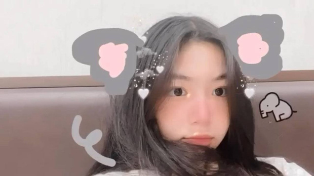 Như mọi khi, Lọ Lem - ái nữ nhà Quyền Linh lại thu hút mọi ánh nhìn - 2 Như mọi khi, Lọ Lem - ái nữ nhà Quyền Linh lại thu hút mọi ánh nhìn - 2