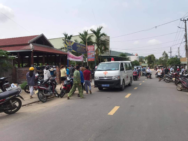 Vụ án mạng khiến đầu bếp tử vong, vợ chồng chủ quán nhậu nguy kịch: Nghi do ghen tuông tình ái Vụ án mạng khiến đầu bếp tử vong, vợ chồng chủ quán nhậu nguy kịch: Nghi do ghen tuông tình ái