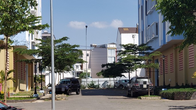 'Choáng' với dàn xe con ở khu nhà ở xã hội cho cán bộ 'không có nhà' - 4 'Choáng' với dàn xe con ở khu nhà ở xã hội cho cán bộ 'không có nhà' - 4